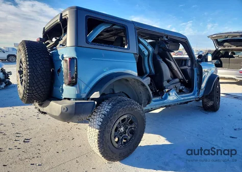 2021 Ford Bronco Base z USA, uszkodzony, nr VIN 1FMEE5DPXMLB06273